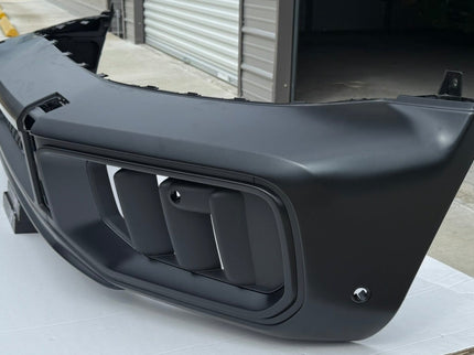 OEM MERCEDES G63 AMG W465 FRONT BUMPER COVER WITH GRILLE INSERT A4658854601 + A4658856500