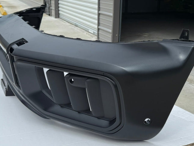 OEM MERCEDES G63 AMG W465 FRONT BUMPER COVER WITH GRILLE INSERT A4658854601 + A4658856500